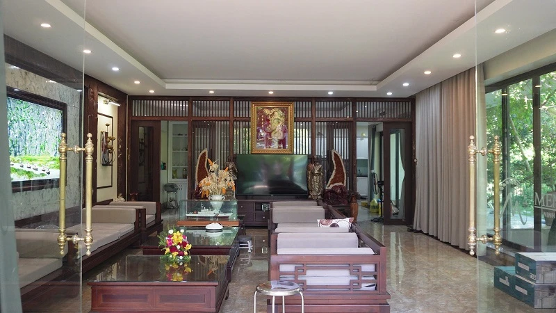 Trần nhựa nano Phúc Hưng Khang